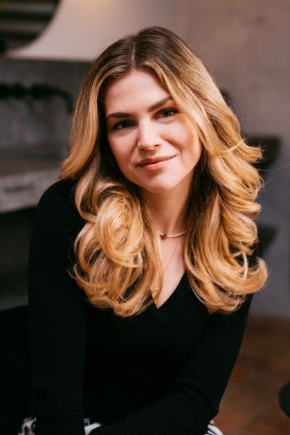 Billie Leyers backdrop