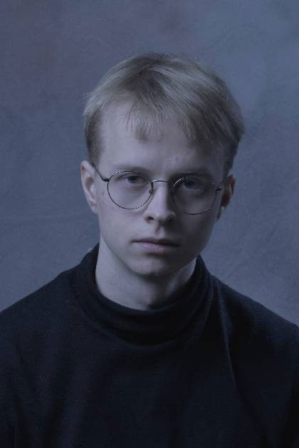 Akseli Leppänen backdrop