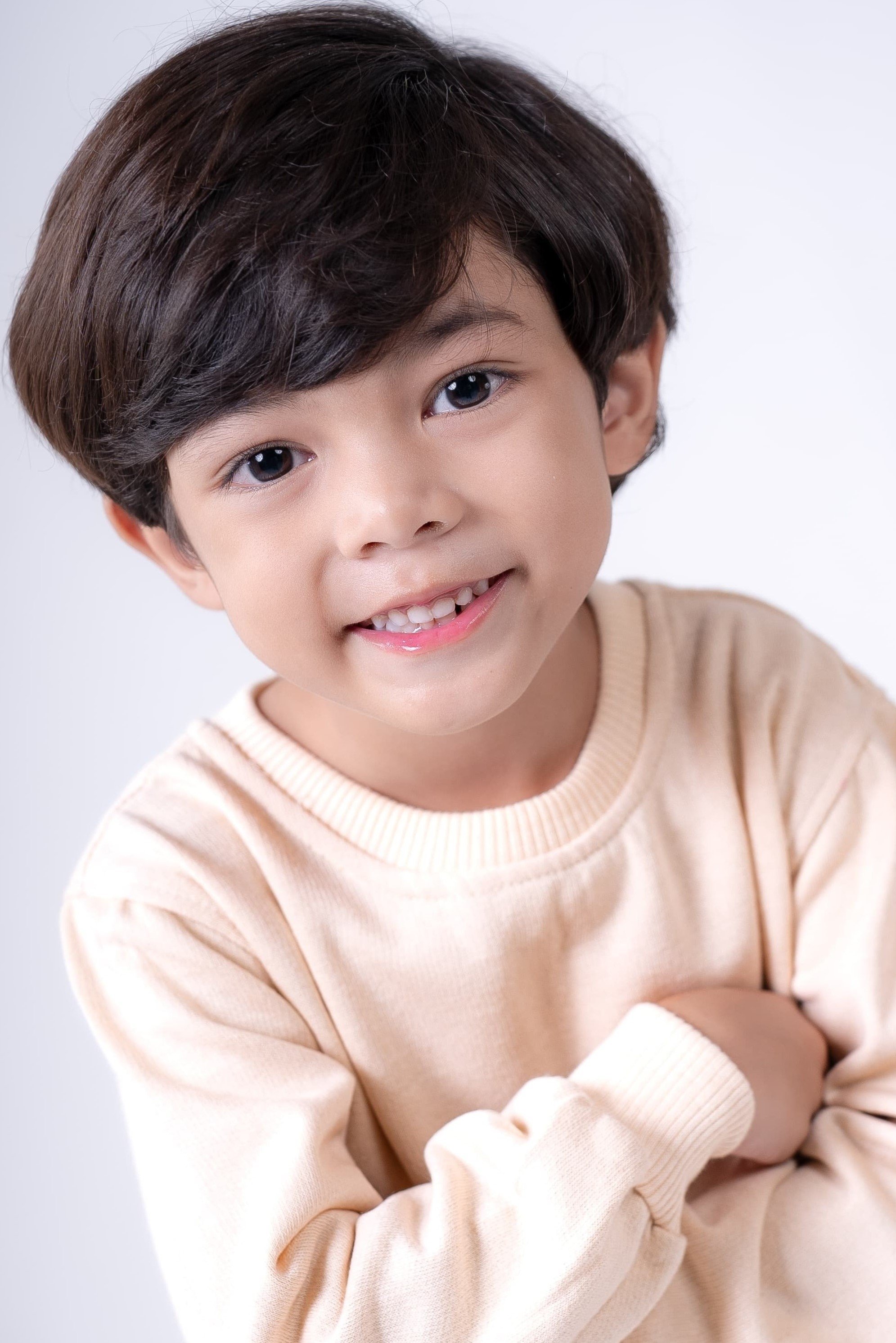 Khalif Al Juna backdrop