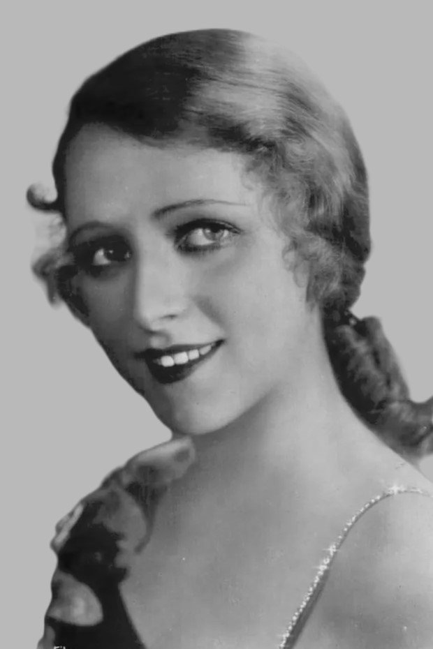 Evelyn Holt backdrop