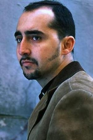 Tuti Fernández backdrop