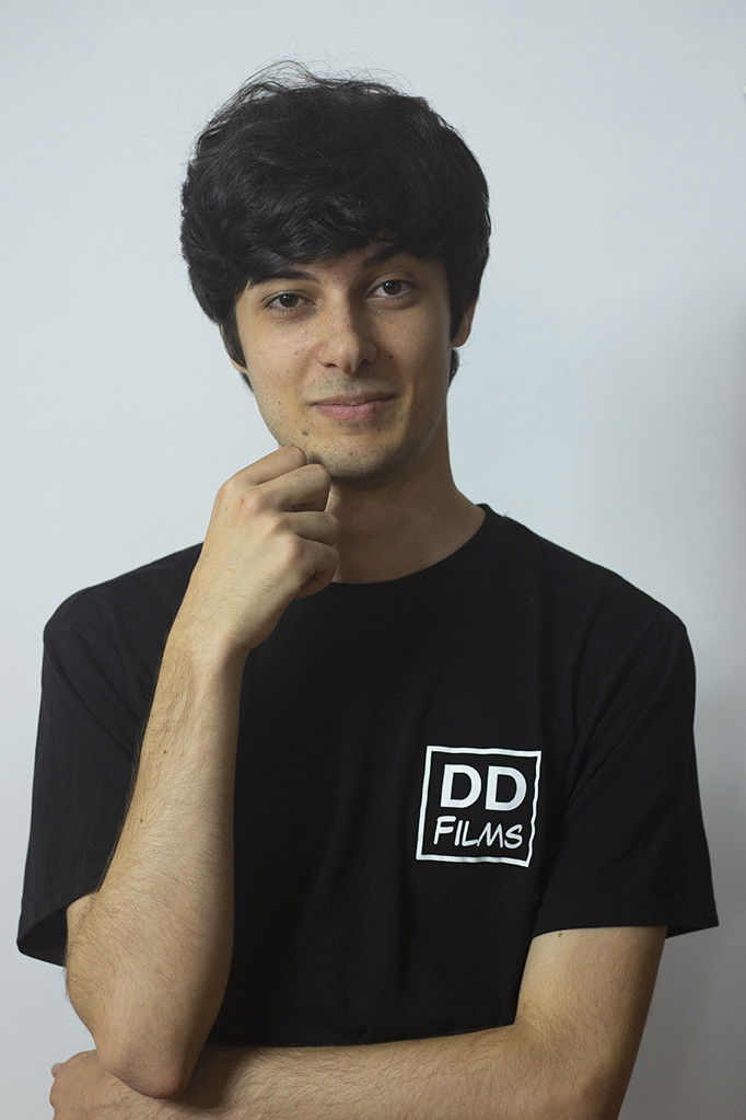 Dani Retamero backdrop