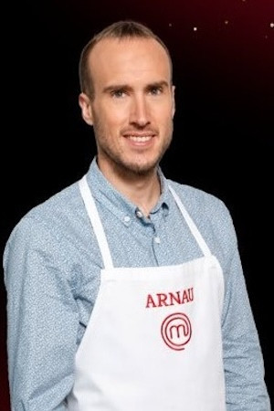 Arnau Paris backdrop