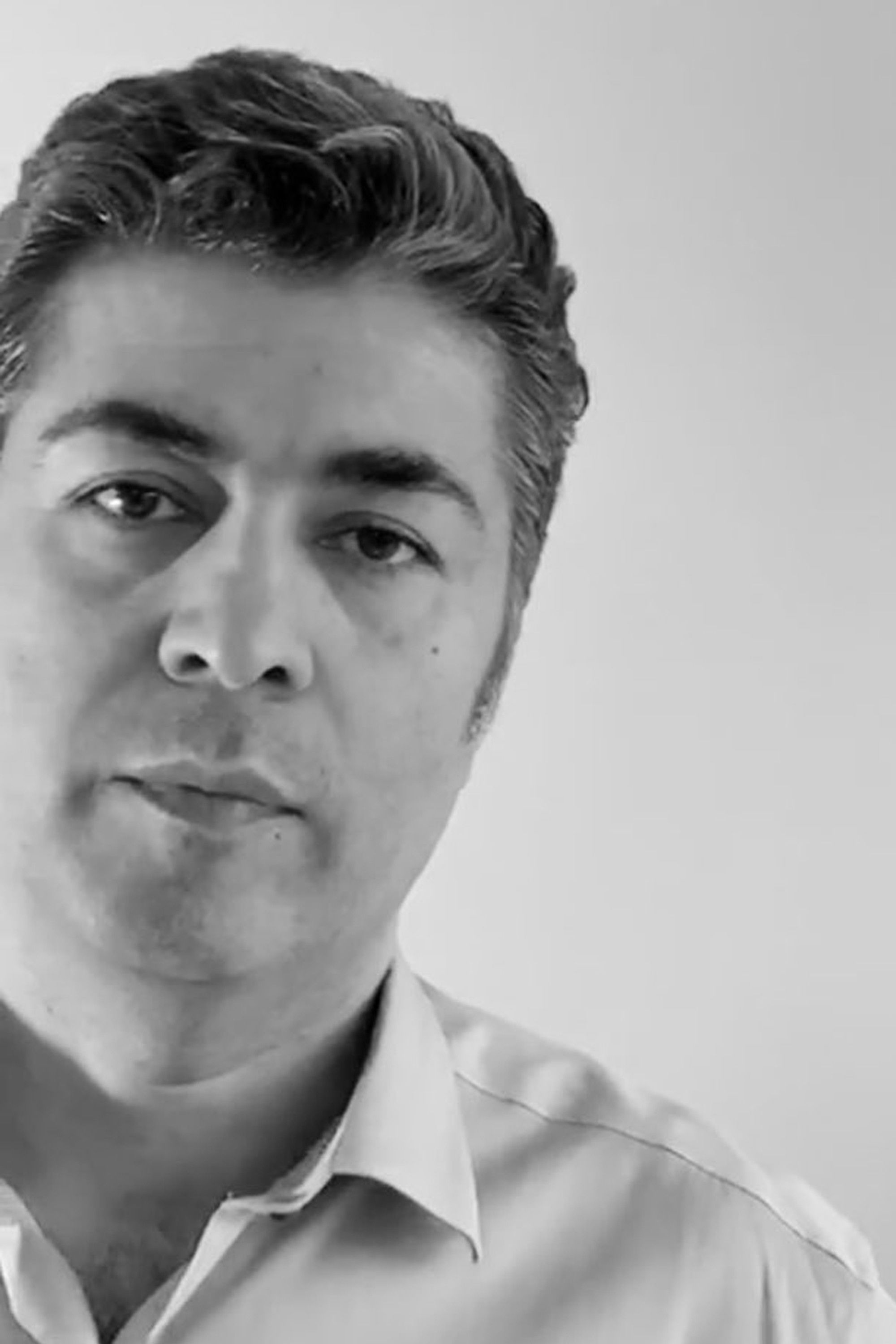 Ali Javanmardi backdrop