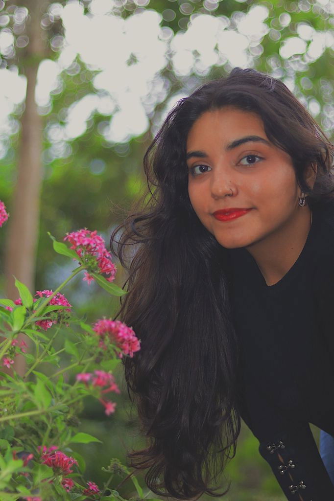 Nahomy Cornielle backdrop