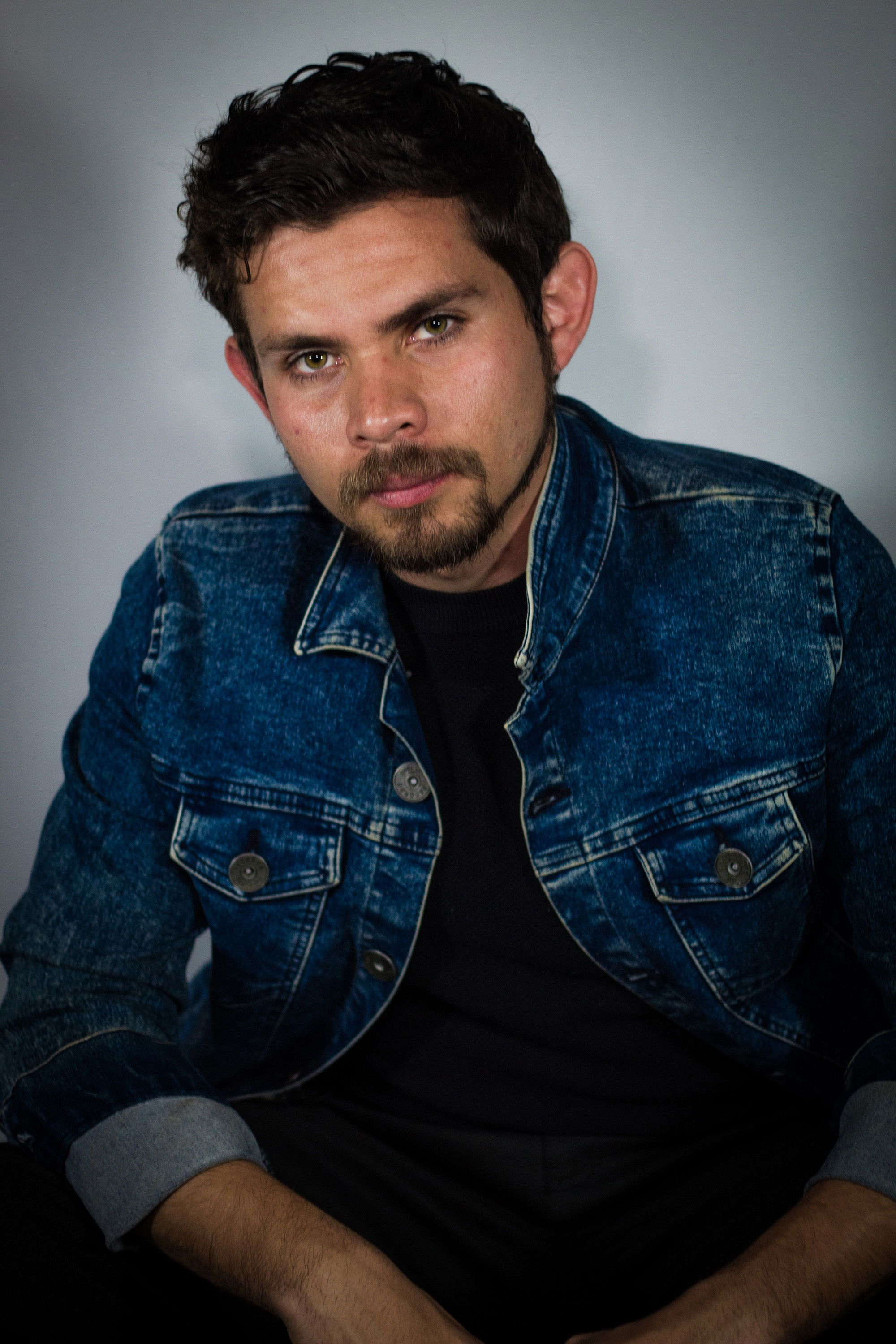 Rogelio Leyton backdrop