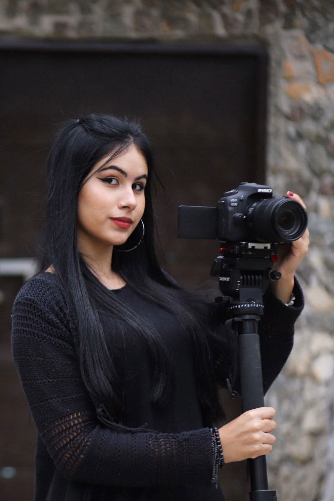 Luiza Lucena backdrop