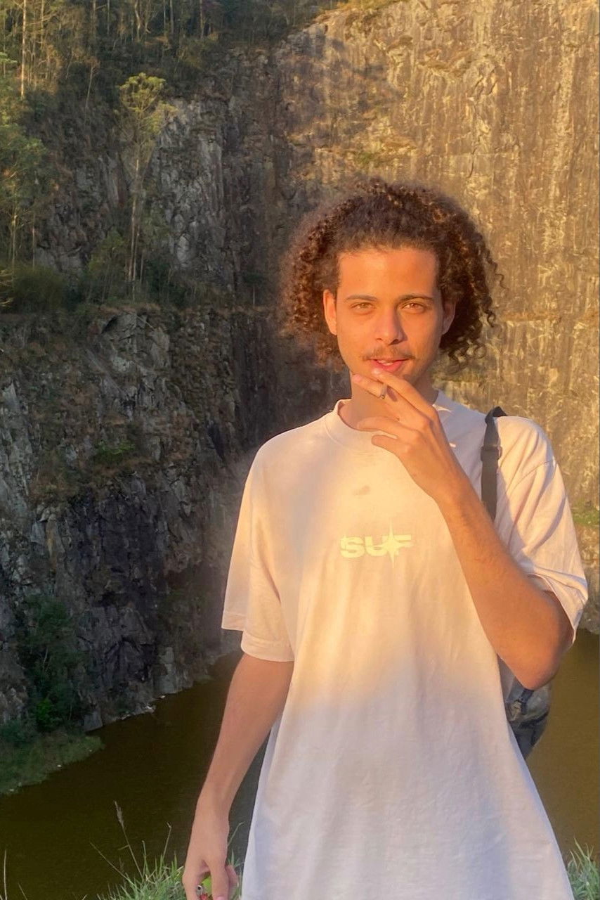 Vinicius Romero backdrop