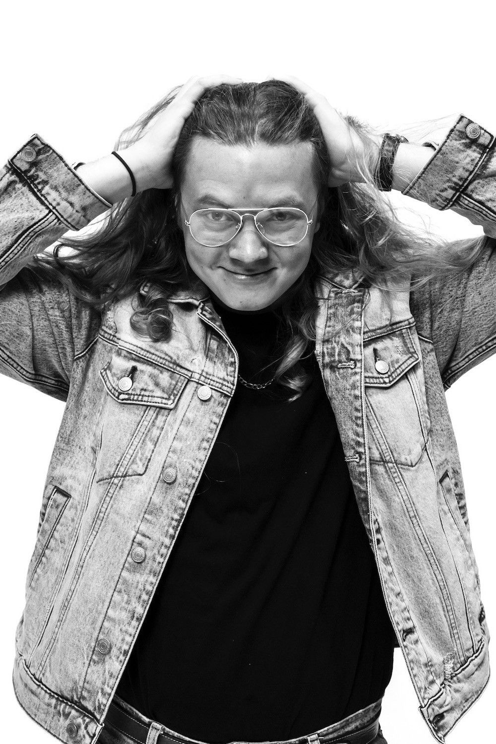 Gavin Ok-Lii Riid backdrop