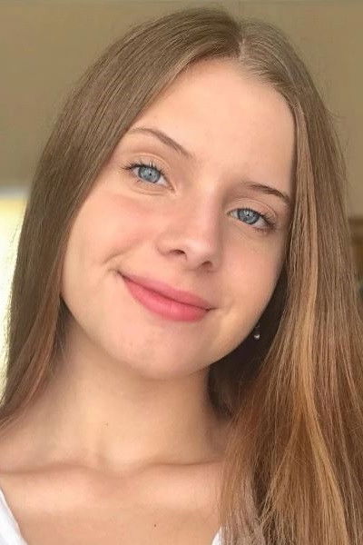 Karin Medeiros backdrop