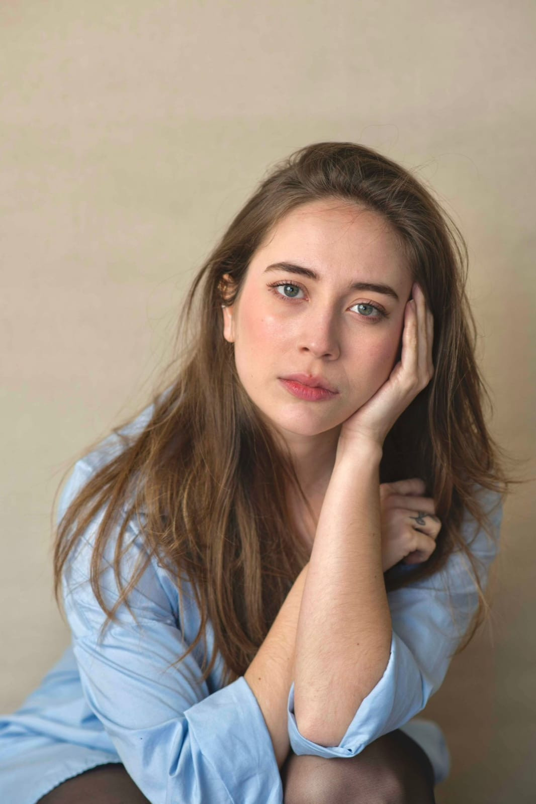 Mia Russell backdrop