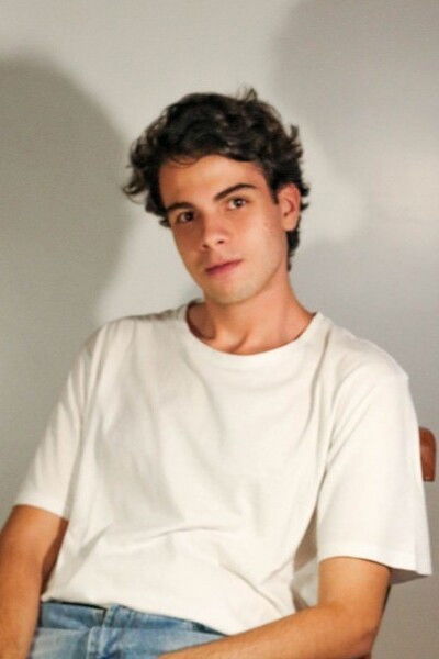 Otávio Mendonça Costa backdrop