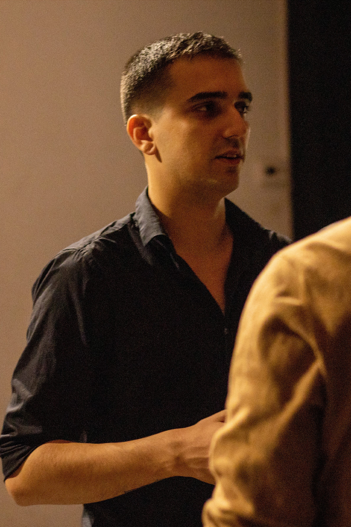 Álvaro Guardiola backdrop