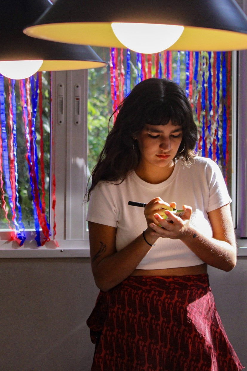 Maria Corte backdrop