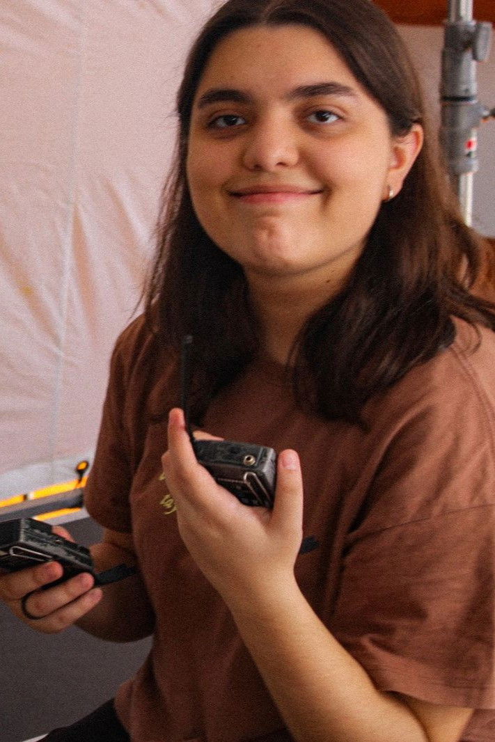 Bella Pinheiro backdrop