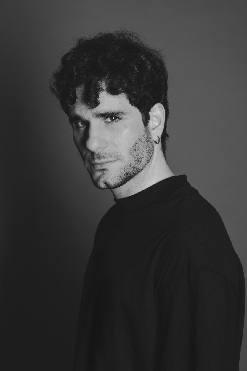 Daniel Tonsig backdrop