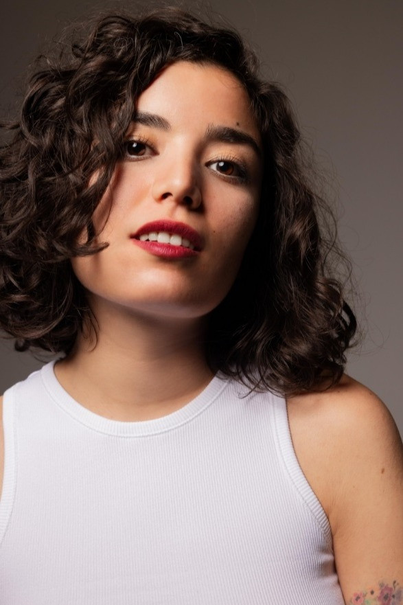 Sude Özyürek backdrop