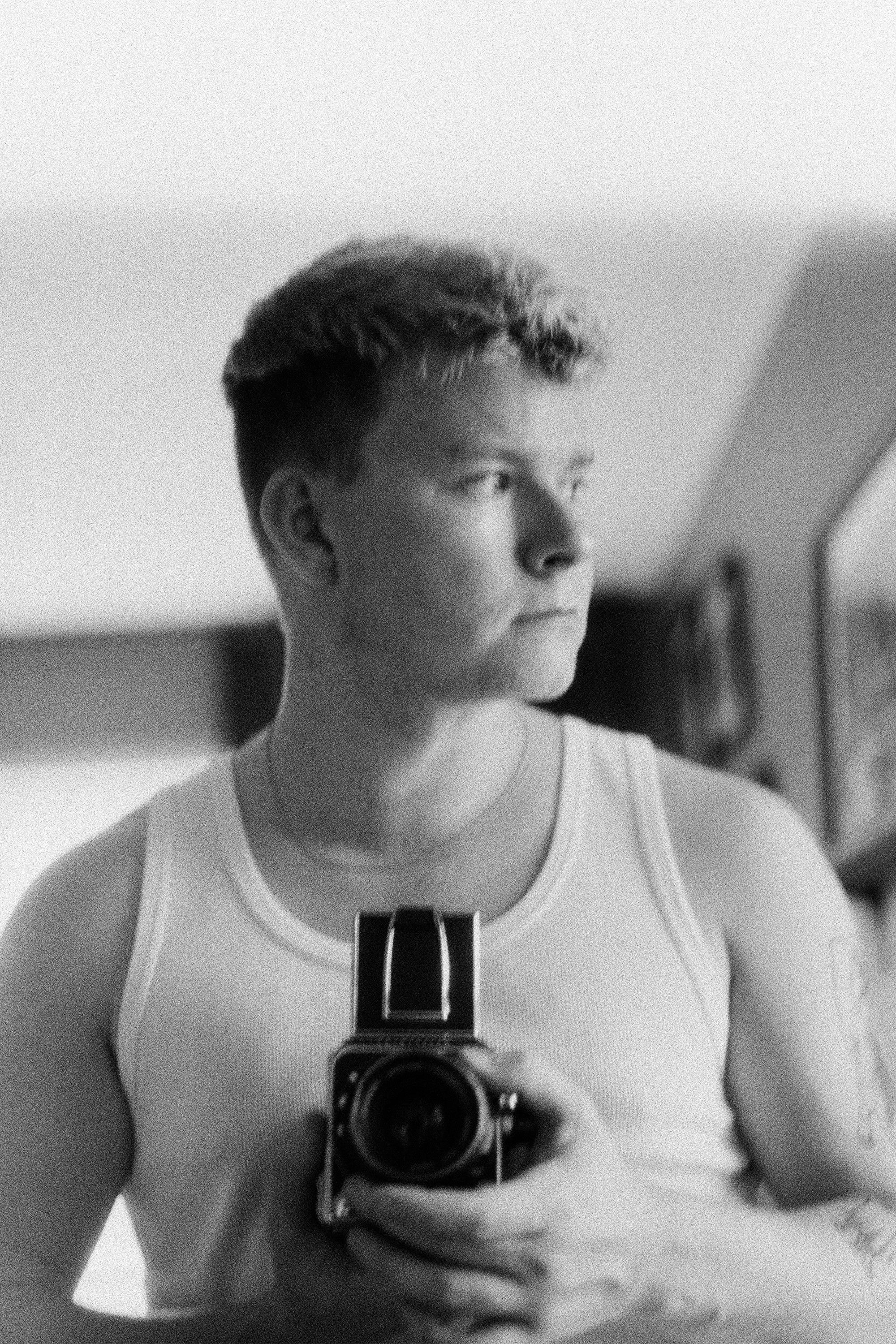 Harry Faint backdrop