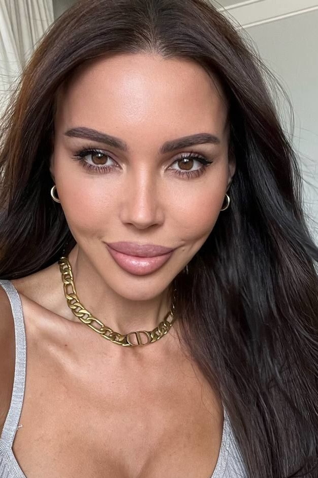 Оксана Самойлова backdrop