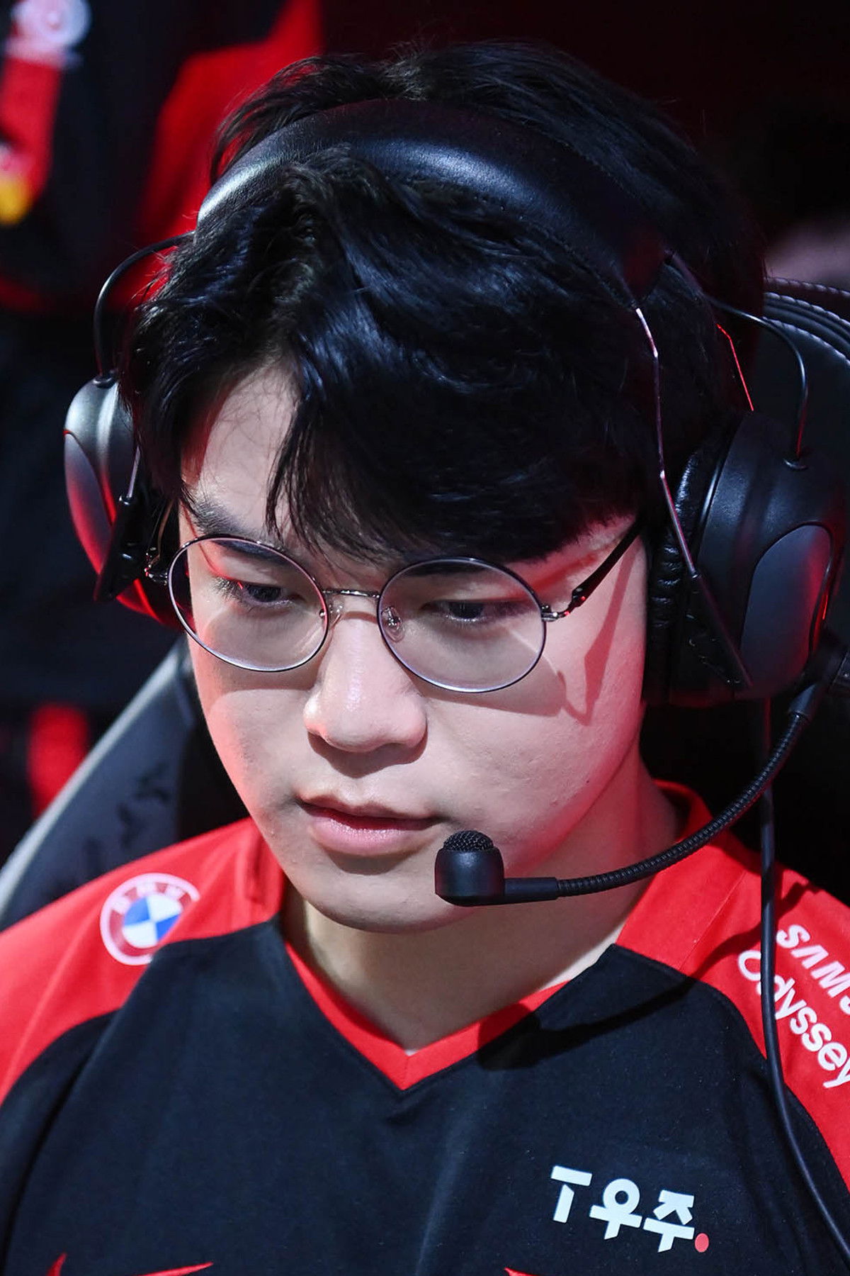 Lee Min-hyeong backdrop