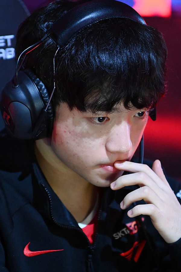 Ryu Min-seok backdrop