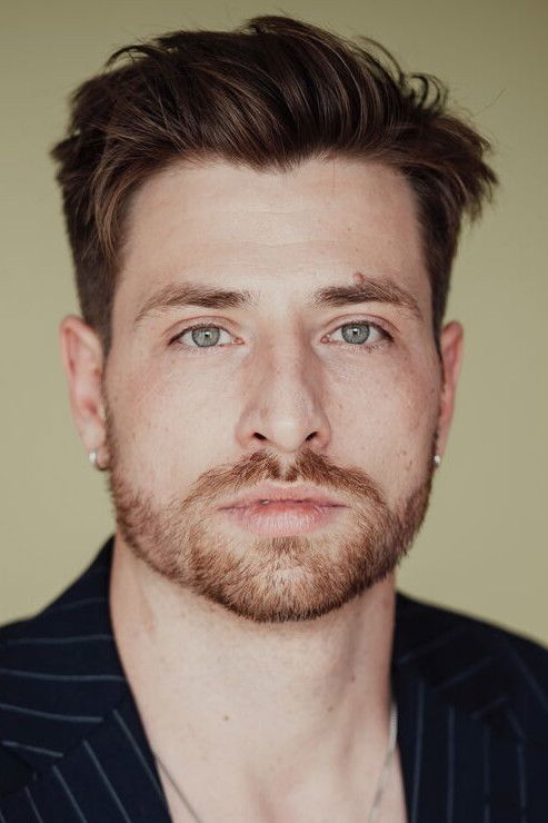 Dominik Flade backdrop