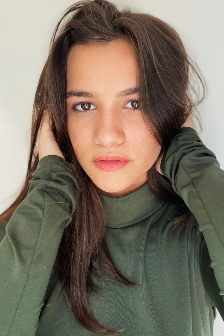 Ana Eliza Chaves backdrop