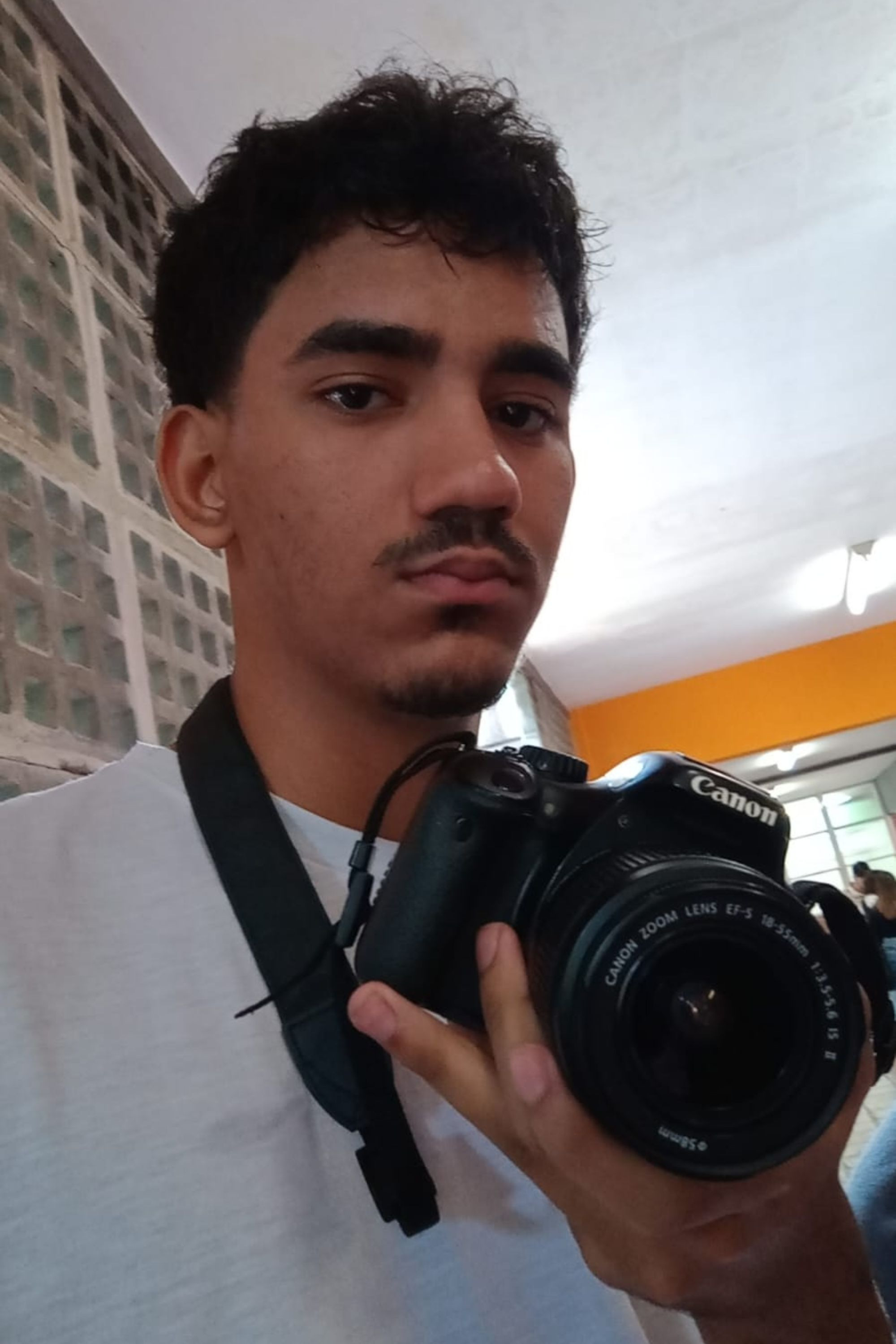 Henrique Prieto backdrop