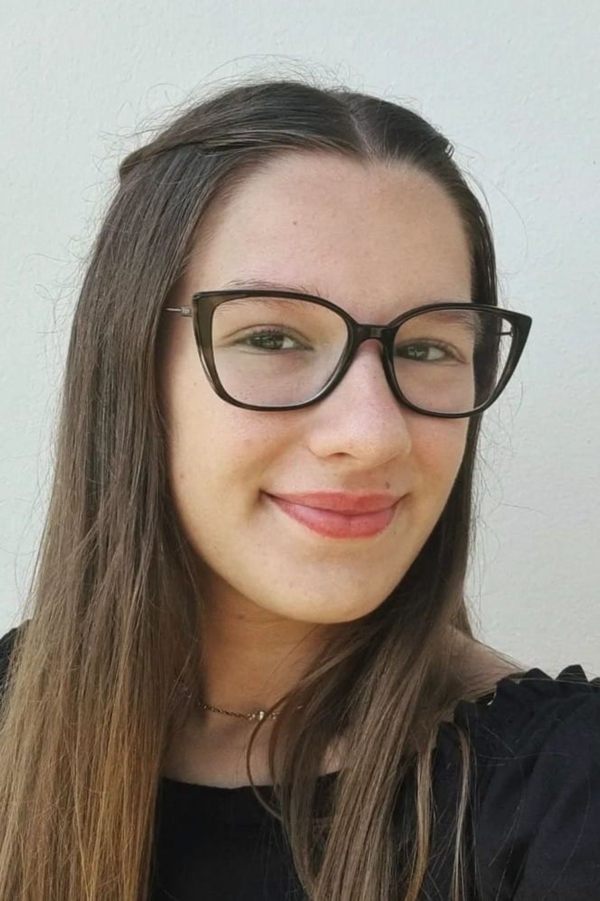 Fernanda Amaral backdrop