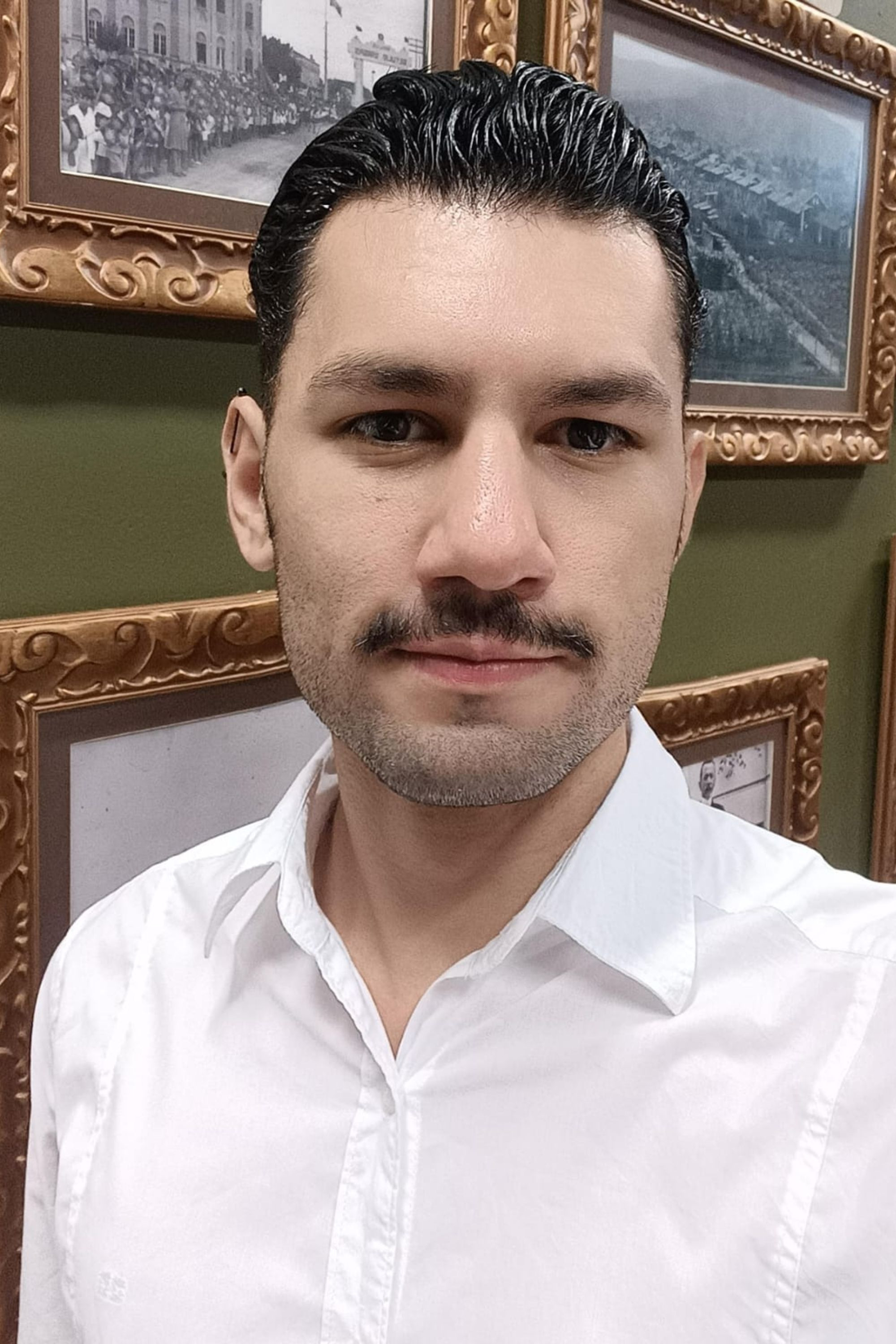 Anderson Soares backdrop