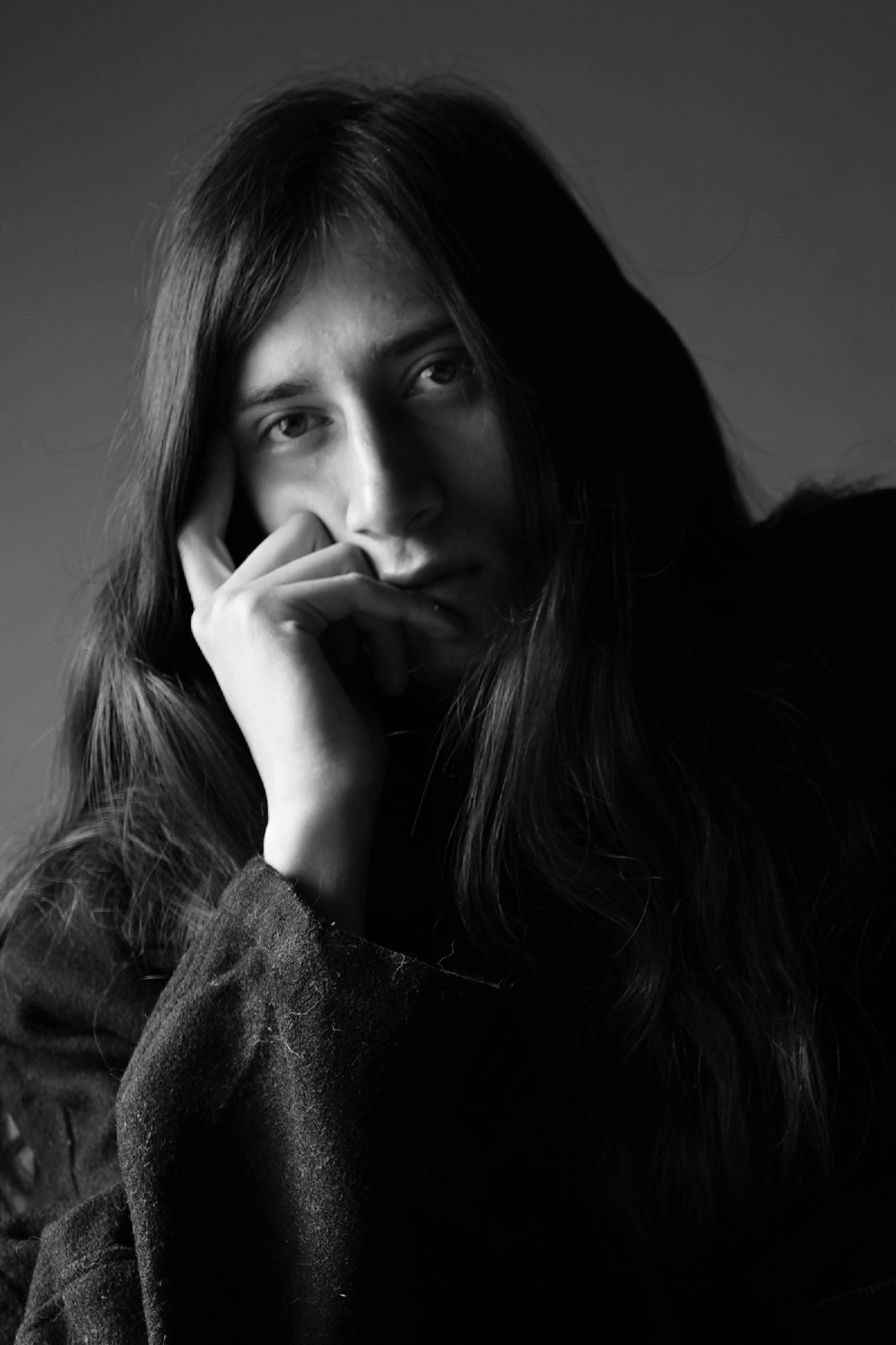 Emilio Aram backdrop