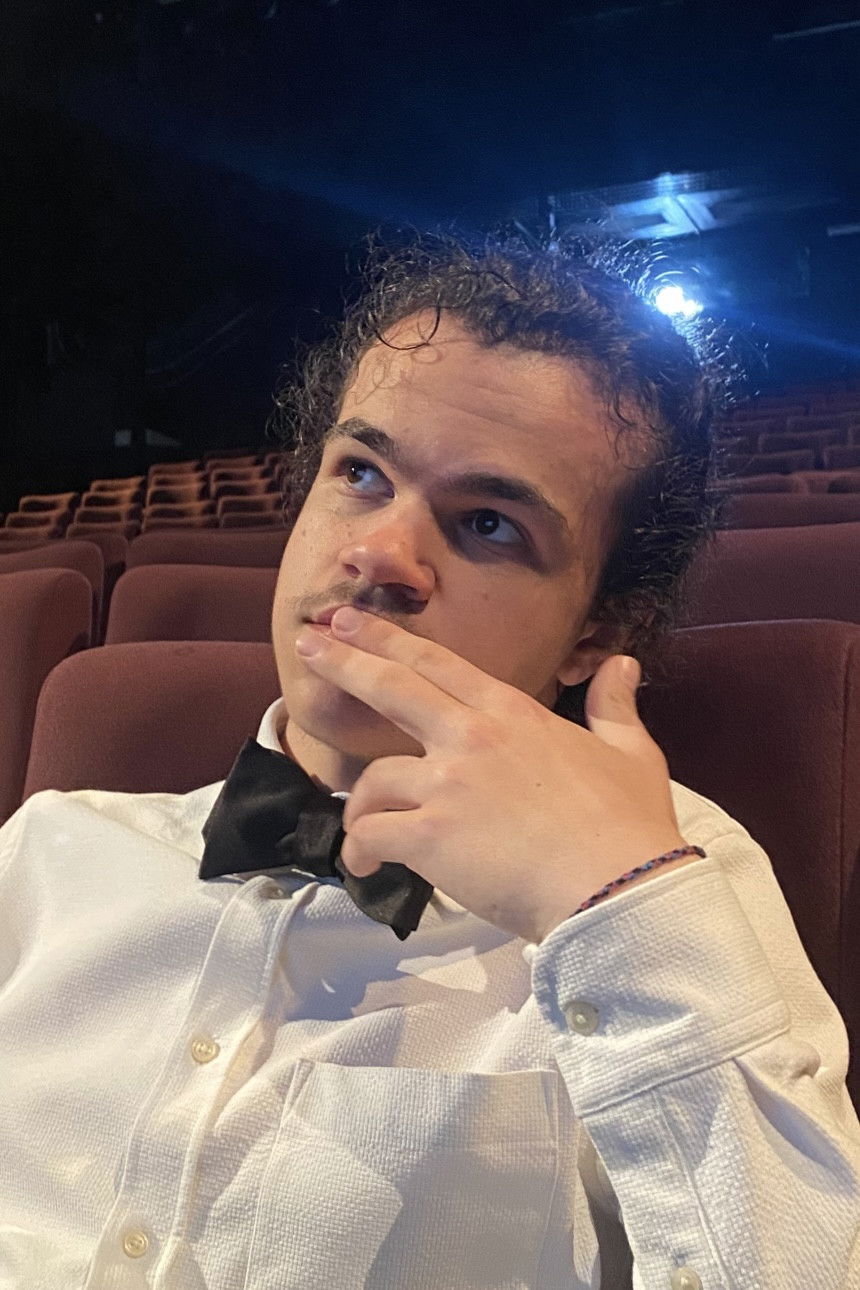 Milann Leroy backdrop