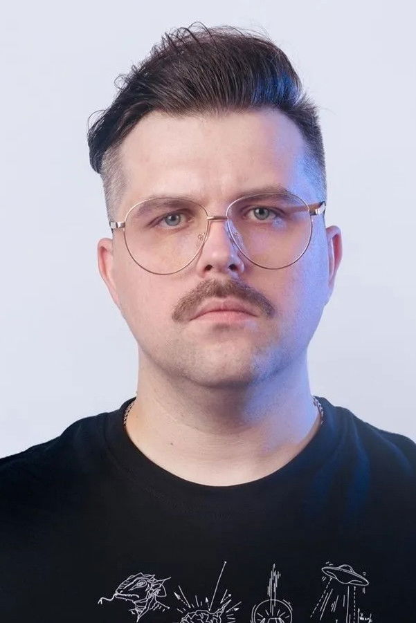 Anton Vlasov backdrop