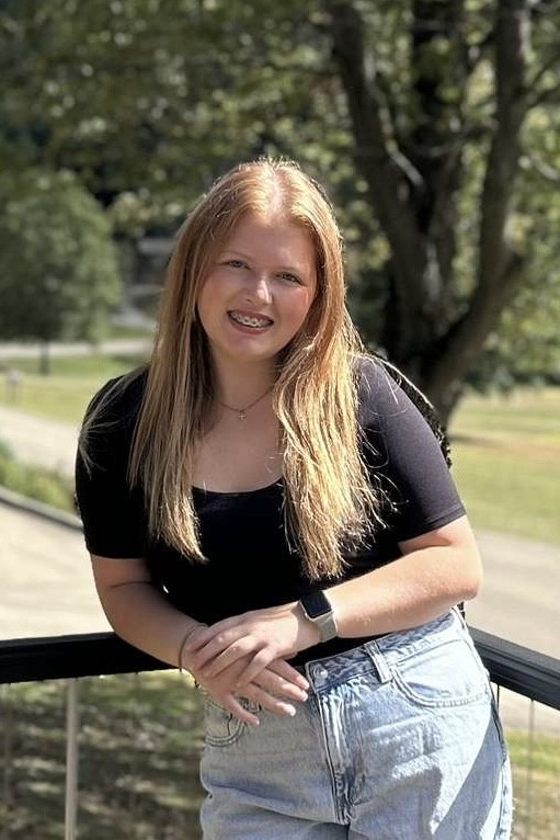 Lila Chakonas backdrop