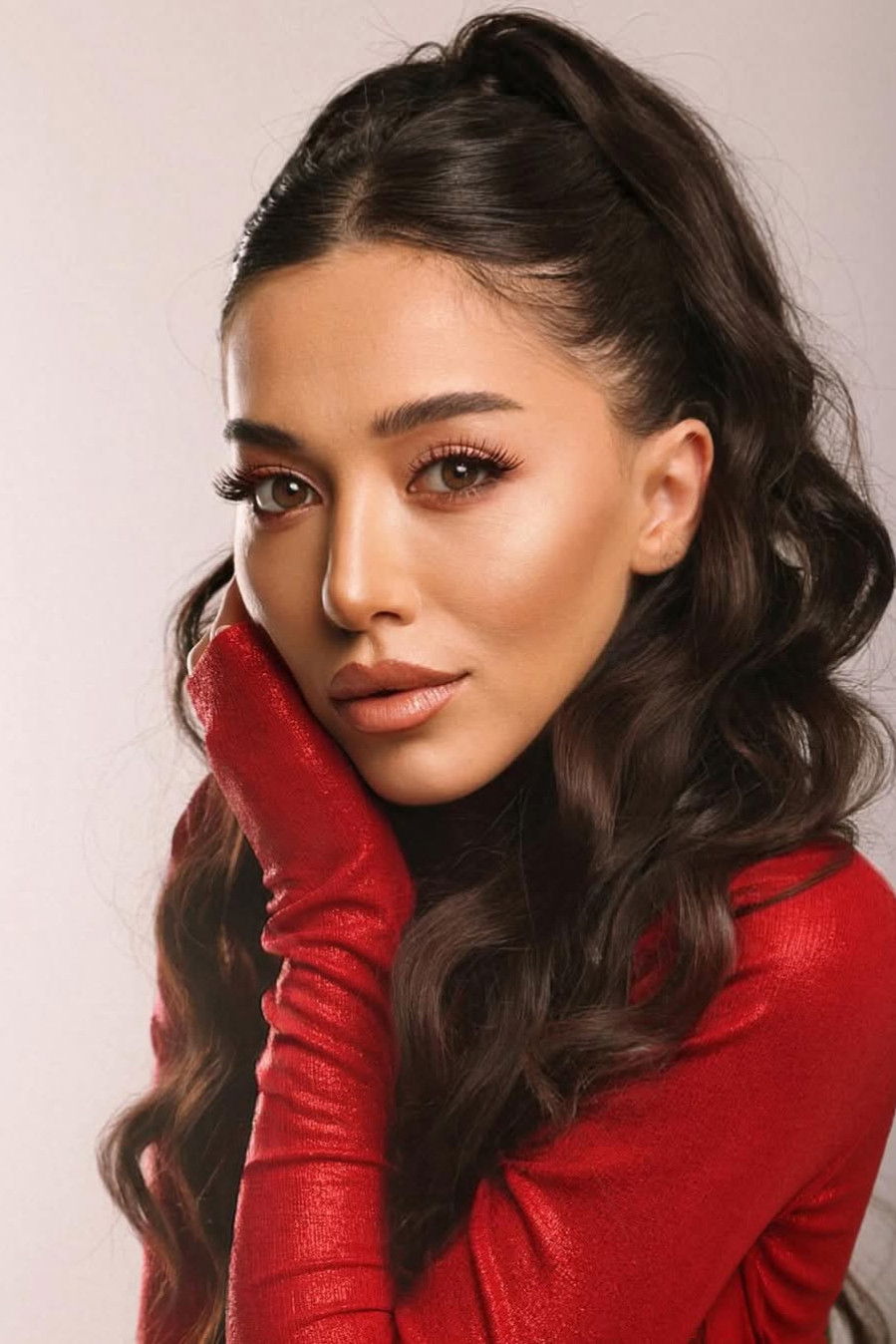 Lia Zakharyan backdrop