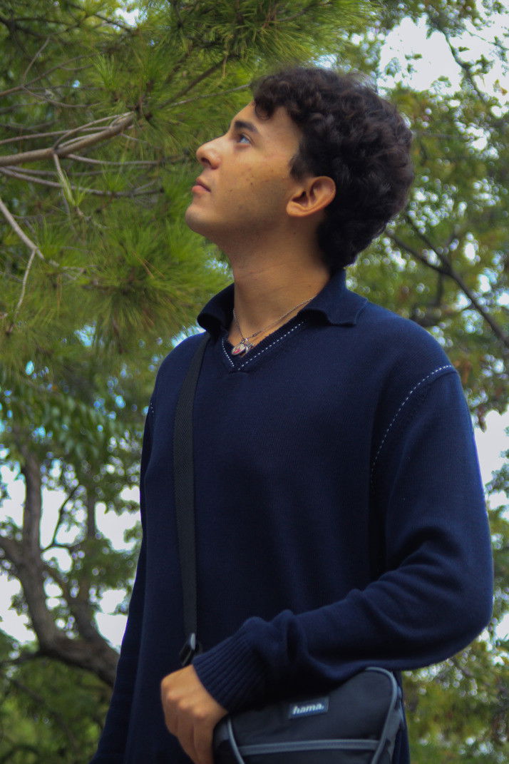 Hugo Vásquez backdrop