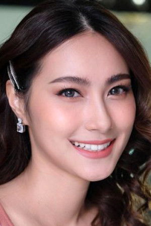 Meen Pimchanok Kaewlumyai backdrop