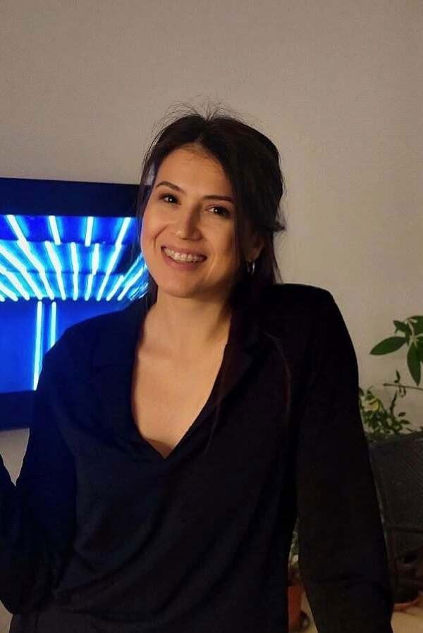 Anja Mitikj backdrop