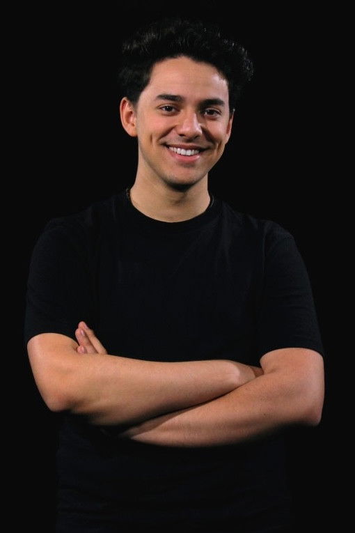 Jesús González Alonso backdrop