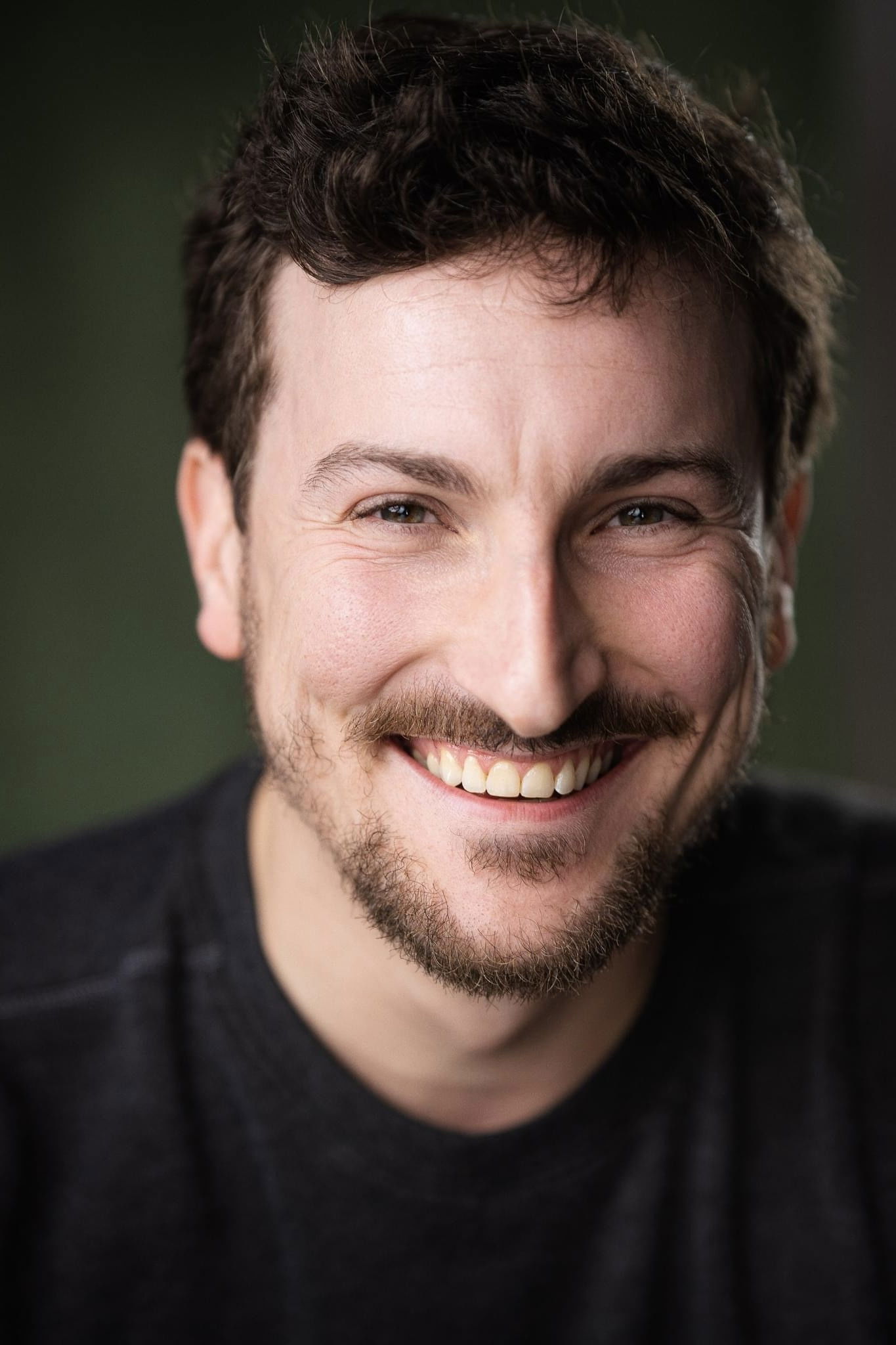 Gabriel Bird backdrop