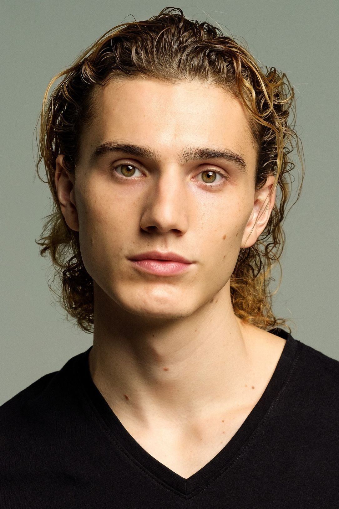 Zachary Nachbar-Seckel backdrop