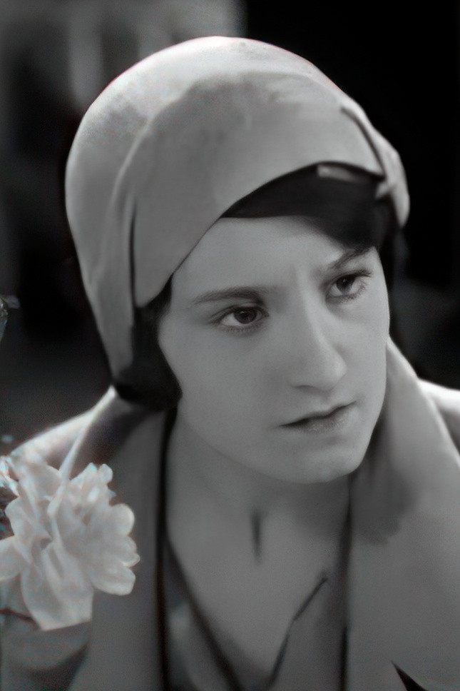 Hertha Guthmar backdrop