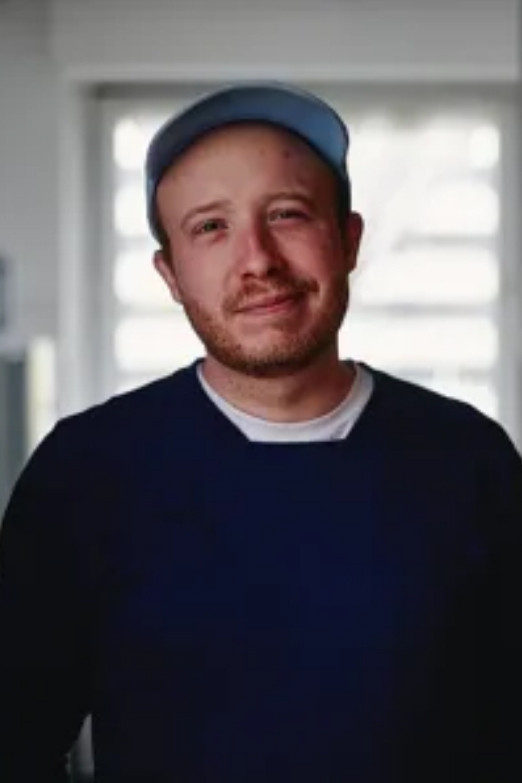 Dominik Gross backdrop