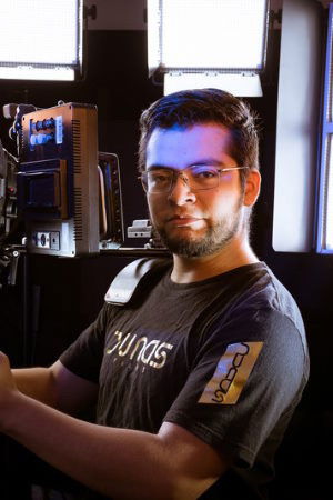 Tona Millán backdrop