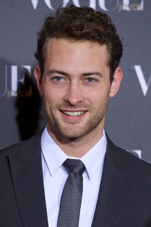 Peter Vives backdrop