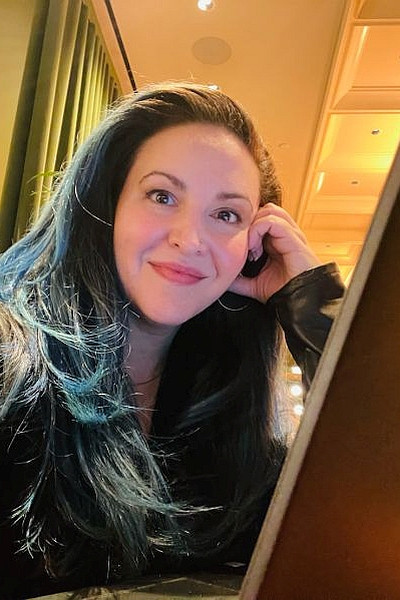 Nicole Henrich backdrop