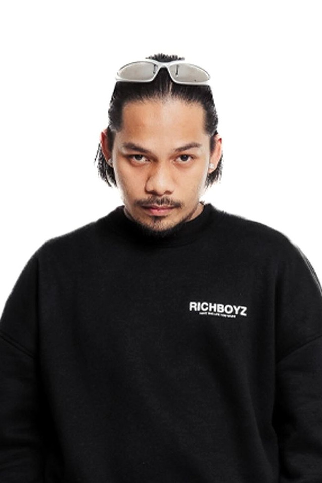 Jonas Aubrey backdrop