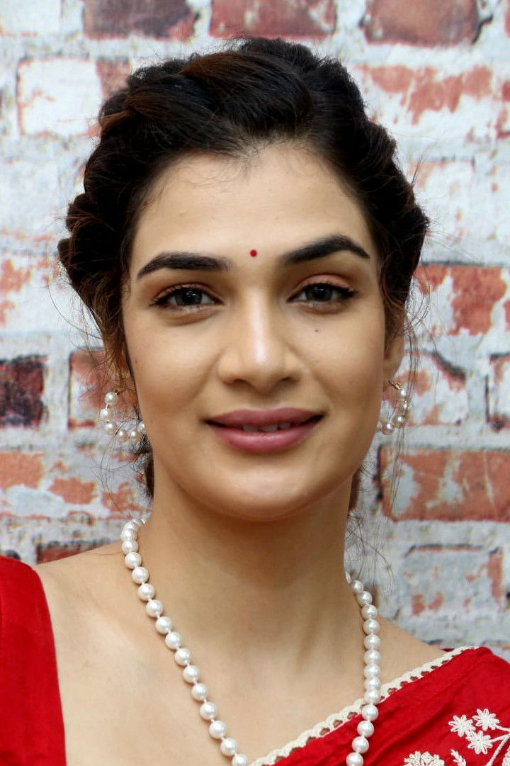 Hassini Sudhir backdrop