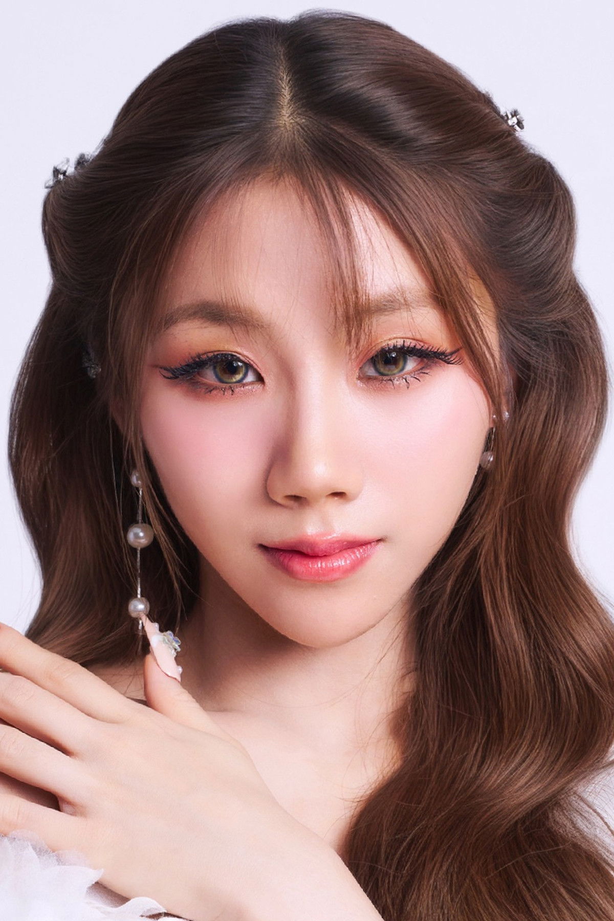 Inpalee Chothiruntananon backdrop