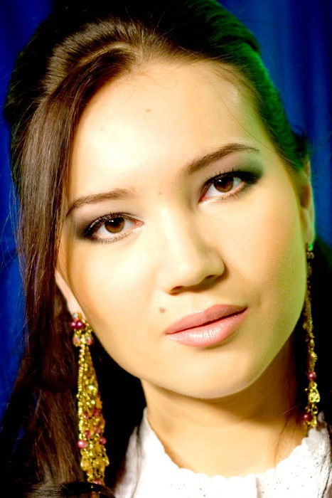 Asel Kalijeva backdrop